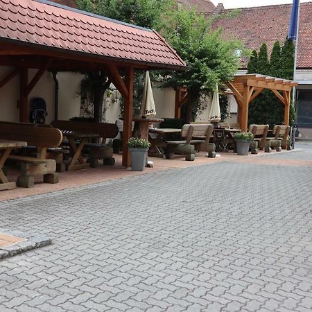 Gasthof Pension Kettler Оберасбах Екстериор снимка
