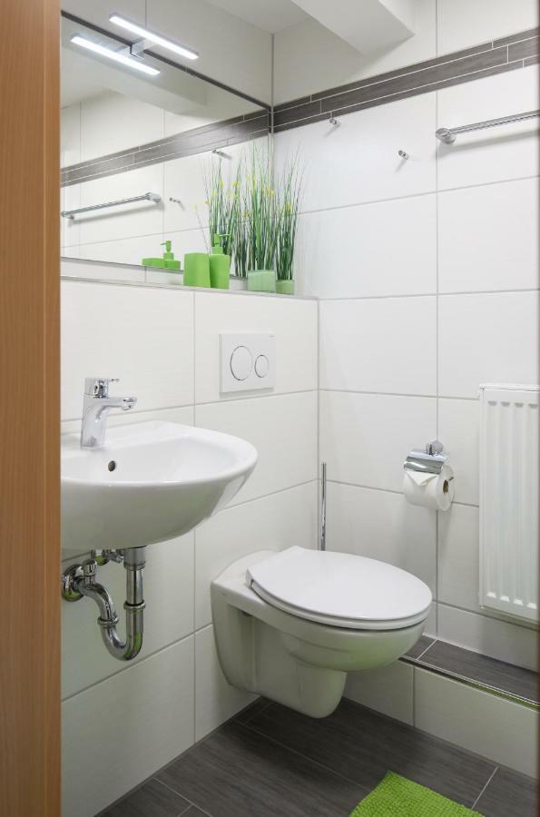 Gasthof Pension Kettler Оберасбах Екстериор снимка