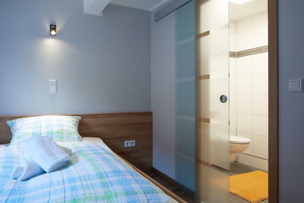 Gasthof Pension Kettler Оберасбах Екстериор снимка