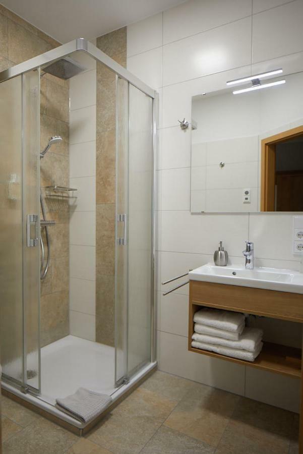Gasthof Pension Kettler Оберасбах Екстериор снимка